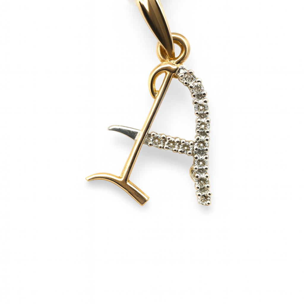 Beautiful 18 Kt Gold  Natural Diamond Pendant